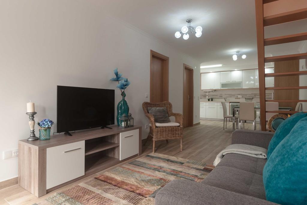 Westside Beach House Peniche Bagian luar foto