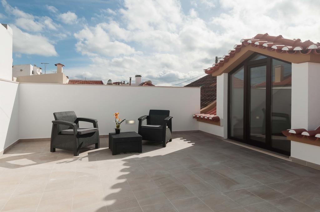 Westside Beach House Peniche Bagian luar foto