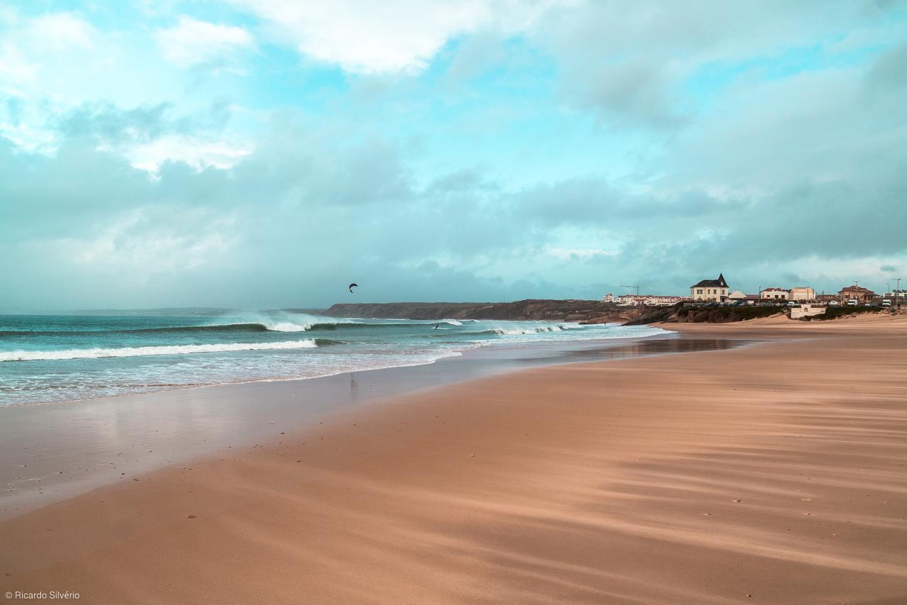 Westside Beach House Peniche Bagian luar foto